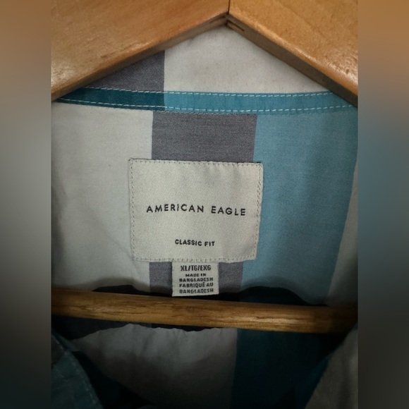 American Eagle Blue and White Plaid Men’s Button up - Picture 5 of 5